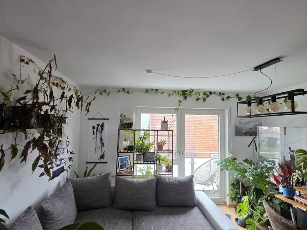 Zwei Zimmer in Sindelfingen: Kompakter Wohnraum mit Balkon