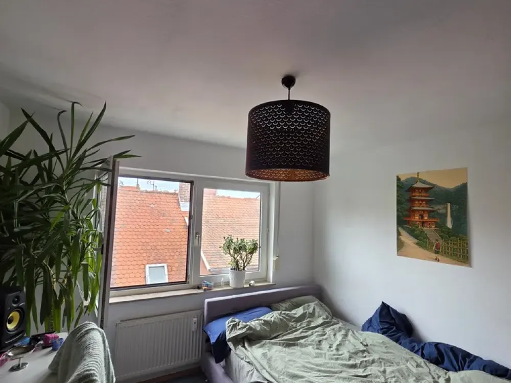 Zwei Zimmer in Sindelfingen: Kompakter Wohnraum mit Balkon