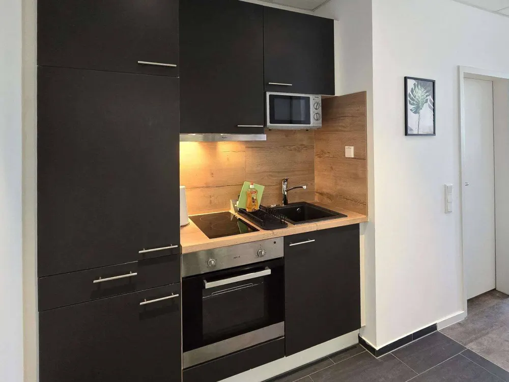 *jetzt buchen!* 2-Personen-Apartment, modern & komplett ausgestattet, zentral in Niederrad