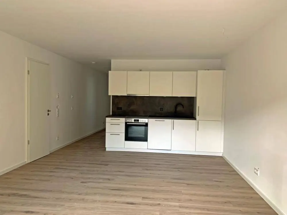 N-Schweinau: First Occupancy! Modern and Attractive - 3-Room Apartment (1st Floor) with Fitted Kitchen, Balcony, Elevator + Underground Parking Space