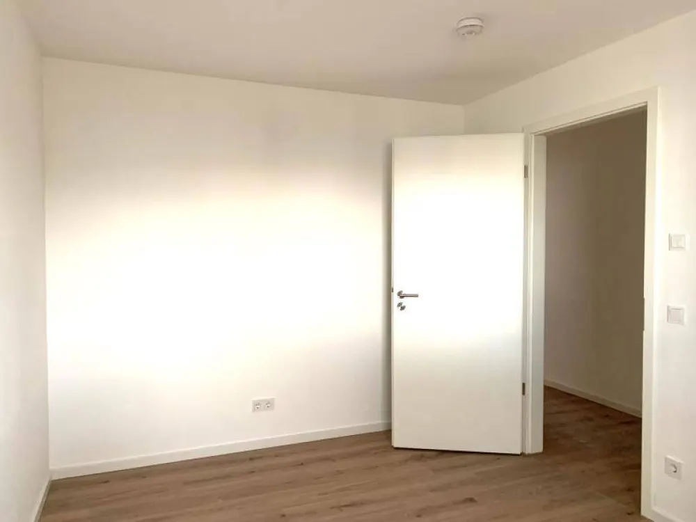 N-Schweinau: First Occupancy! Modern and Attractive - 3-Room Apartment (1st Floor) with Fitted Kitchen, Balcony, Elevator + Underground Parking Space