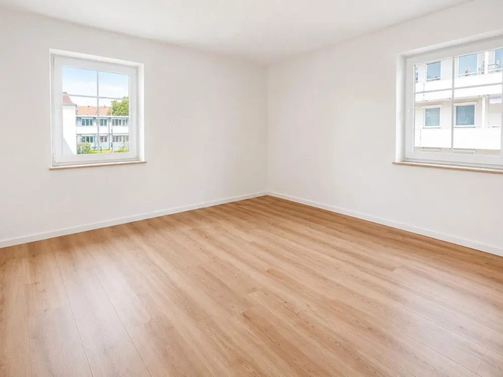 Neubau-Erstbezug: 3 Zi.-Wohnung, Einbauküche & Stellplatz in Lauf