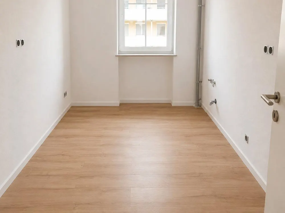 Neubau-Erstbezug: 3 Zi.-Wohnung, Einbauküche & Stellplatz in Lauf