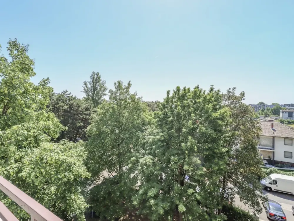 132 m² Wohnkomfort, großzügige 4,5-Zimmer-Wohnung mit sonnigem Balkon