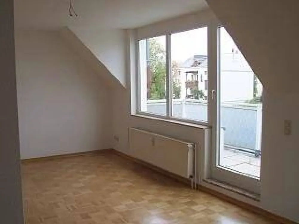 2-Raumwohnung-Dachgeschoss, Großzschocher