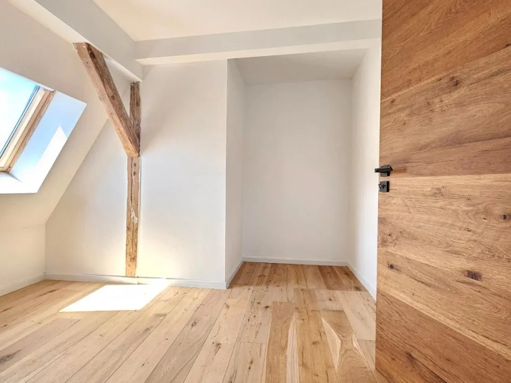 Hoch Hinaus: Stilvolle 4-Zimmer-Maisonettewohnung Stuttgart West