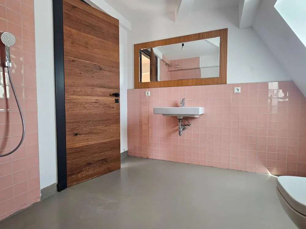 Hoch Hinaus: Stilvolle 4-Zimmer-Maisonettewohnung Stuttgart West