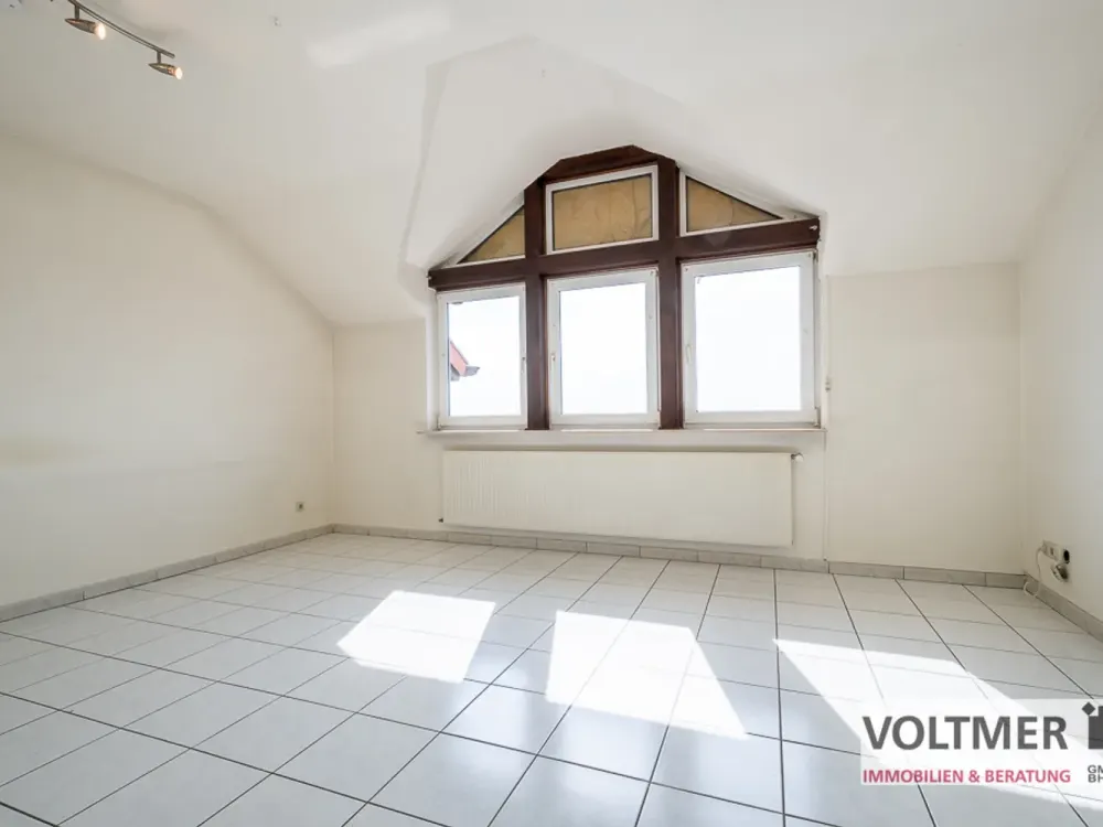 ROOF JEWEL - bright attic apartment with communal garden and parking space in Friedrichsthal!