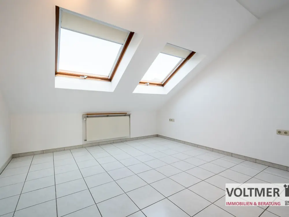 ROOF JEWEL - bright attic apartment with communal garden and parking space in Friedrichsthal!