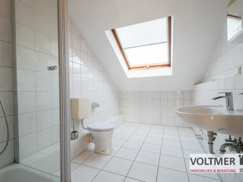 ROOF JEWEL - bright attic apartment with communal garden and parking space in Friedrichsthal!
