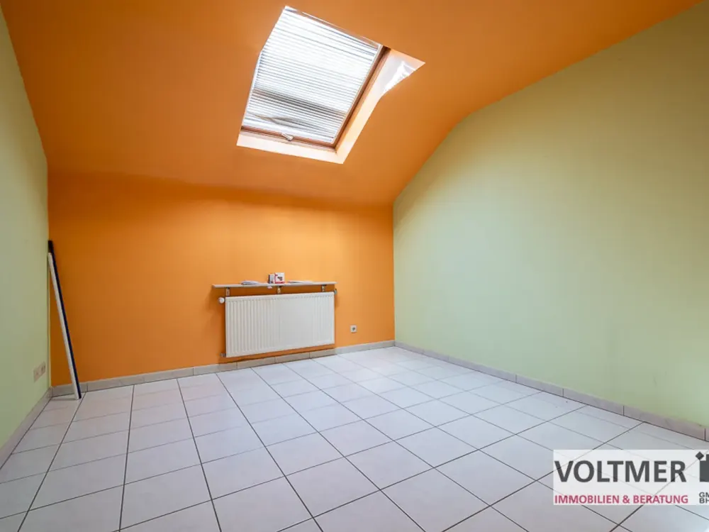 ROOF JEWEL - bright attic apartment with communal garden and parking space in Friedrichsthal!