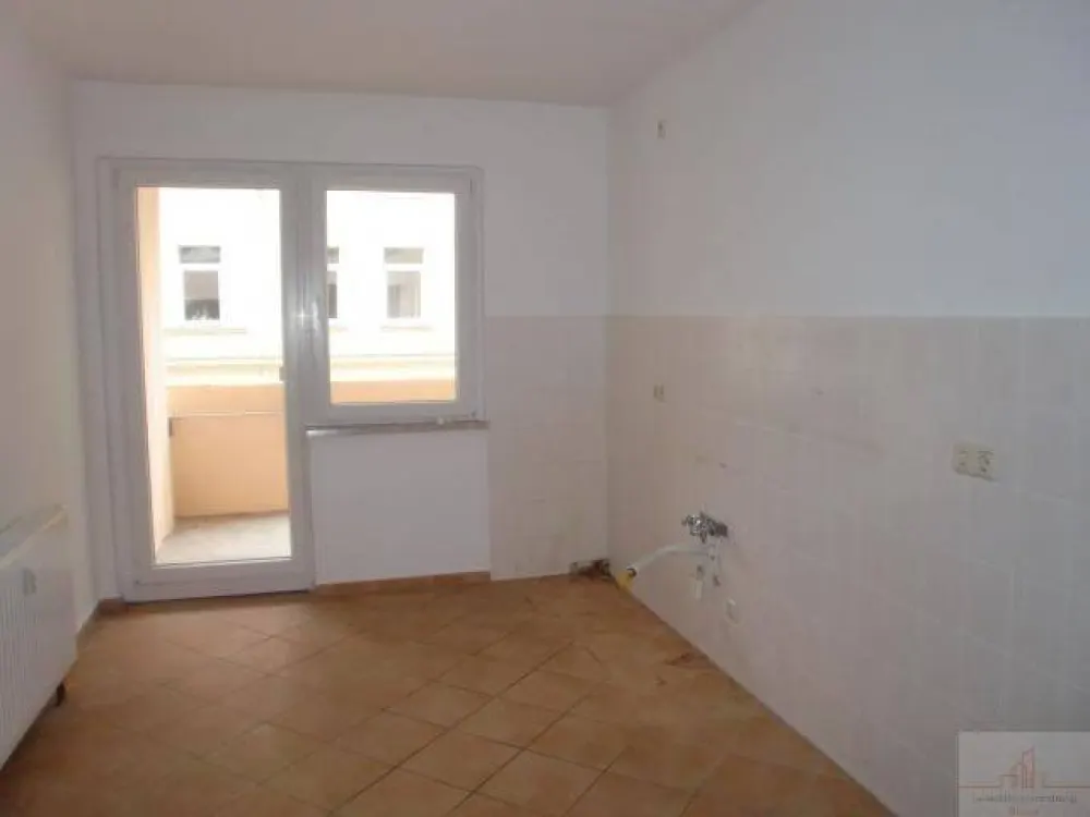 Entspannung in einer 2-Raum Wohnung mit Loggia | Cichoriusstraße 13 / 1. OG mitte-rechts