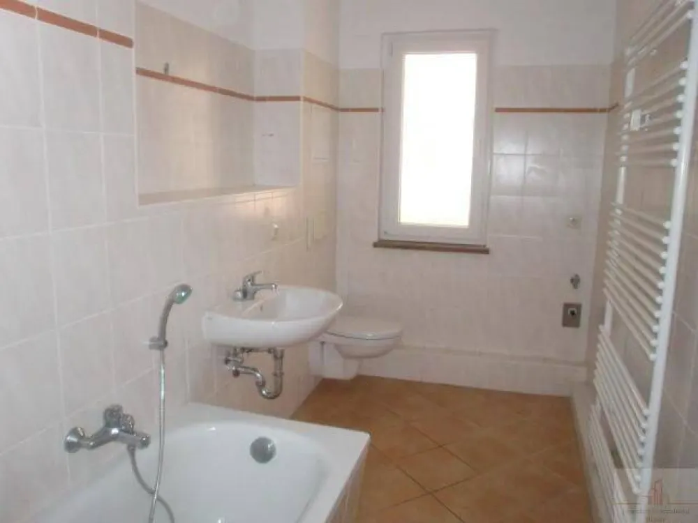 Entspannung in einer 2-Raum Wohnung mit Loggia | Cichoriusstraße 13 / 1. OG mitte-rechts