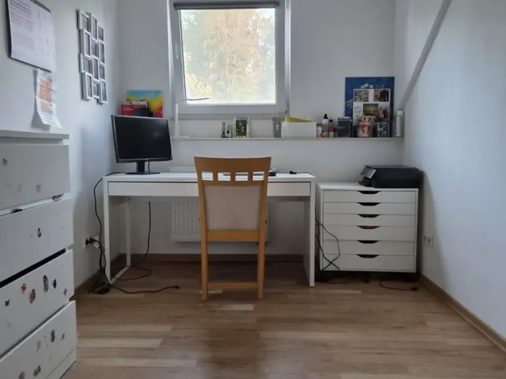kl. helle, 2 Zimmer DG Wohnung in Ludenberg- Gerresheim