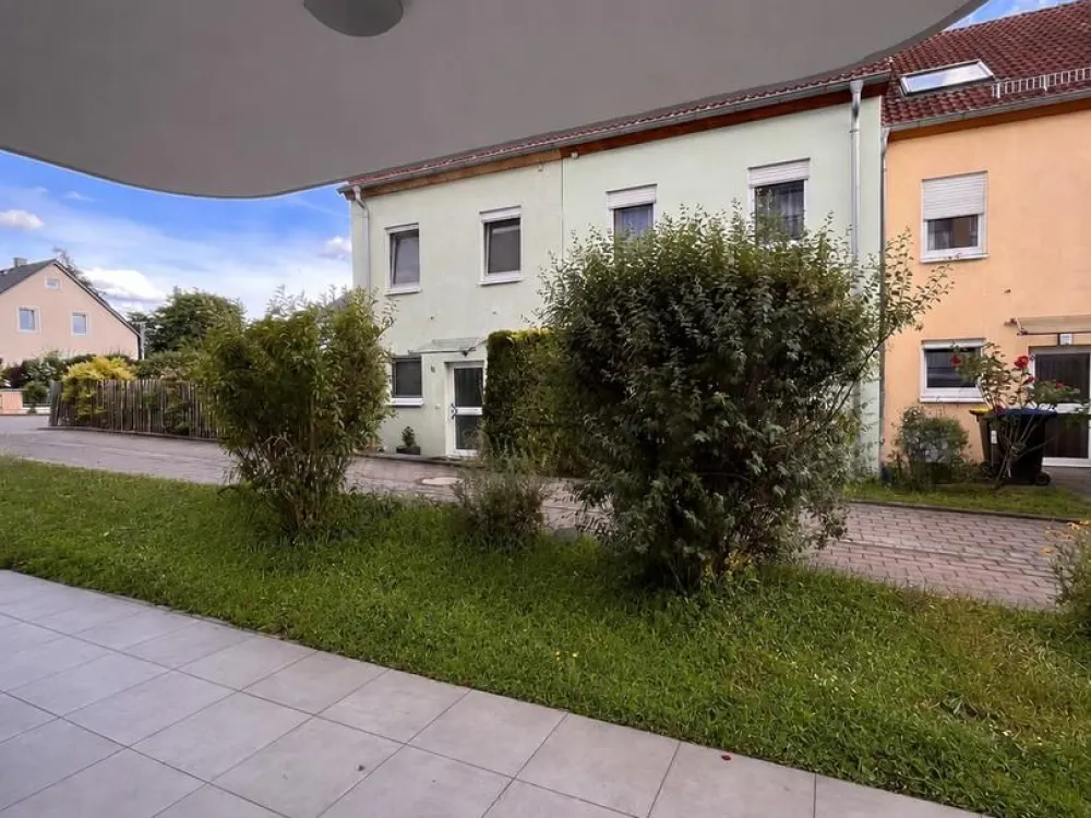 2-Raum Wohnung mit Einbauküche und Terasse im Herzen von Weinböhla