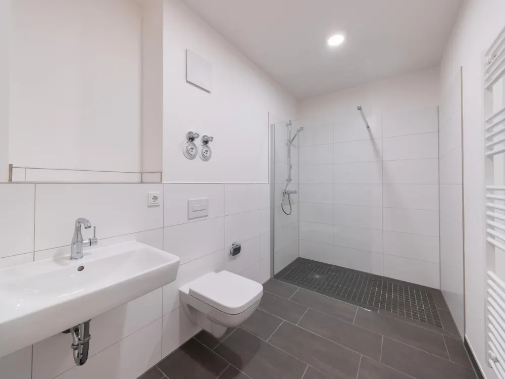 2 Raumwohnung mit Einbauküche, Sonnenbalkon und Tiefgaragenstellplatz - WE14