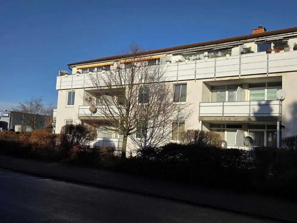 Modernes Wohnen im Grünen 2 Raum Wohnung mit Balkon