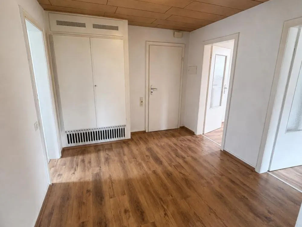 *** Pflaumen zum Greifen nah, charmante 2,5-Zimmer-Wohnung in ruhiger Lage ***