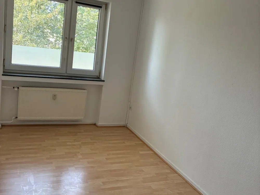 Freundliche, zentrale Wohnung (3ZKBB) im Vorderen Westen/KS