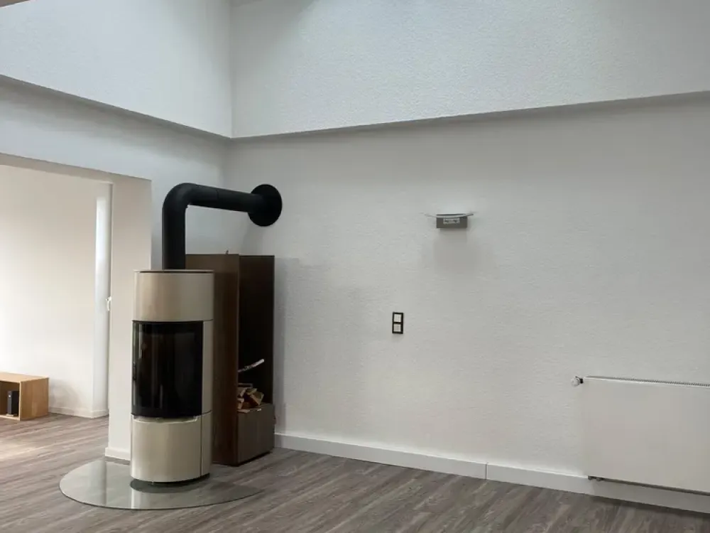 Loft Character in Ronnenberg - High-Quality 3-Room Apartment with Parking Space