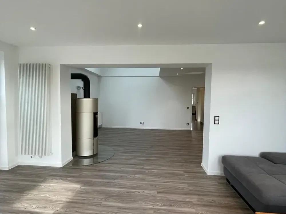 Loft Character in Ronnenberg - High-Quality 3-Room Apartment with Parking Space