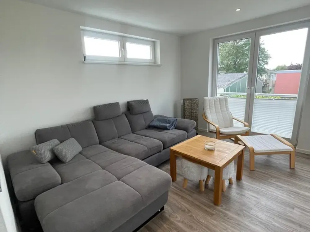 Loft Character in Ronnenberg - High-Quality 3-Room Apartment with Parking Space
