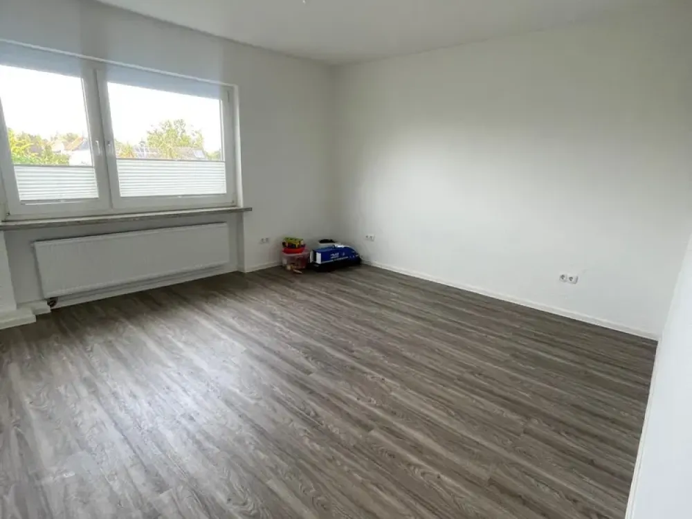 Loft Character in Ronnenberg - High-Quality 3-Room Apartment with Parking Space