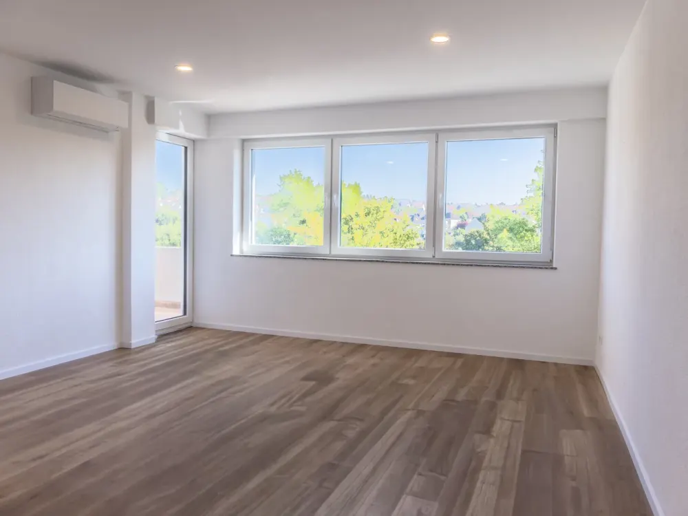 Erstbezug: Sehr schöne helle 3,5-Zimmer Wohnung im 2.OG mit Südbalkon in ruhiger Anliegerstraße