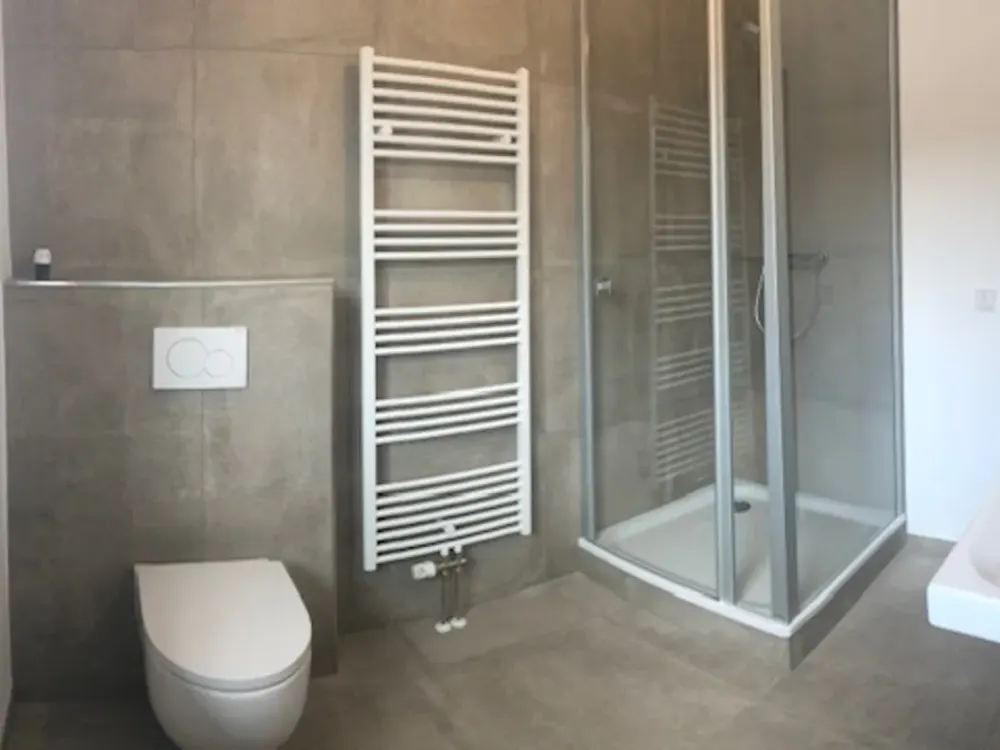 Moderne, ruhige 3 Zimmer Wohnung fußläufig zur U-Bahn mit 2 Balkonen