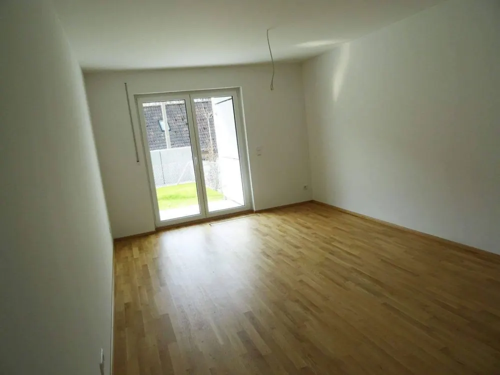 WUNDERSCHÖNE FAST NEUE MODERNE 4-ZIMMERTRAUMWOHNUNG MIT ZWEI EIGENEN GÄRTEN