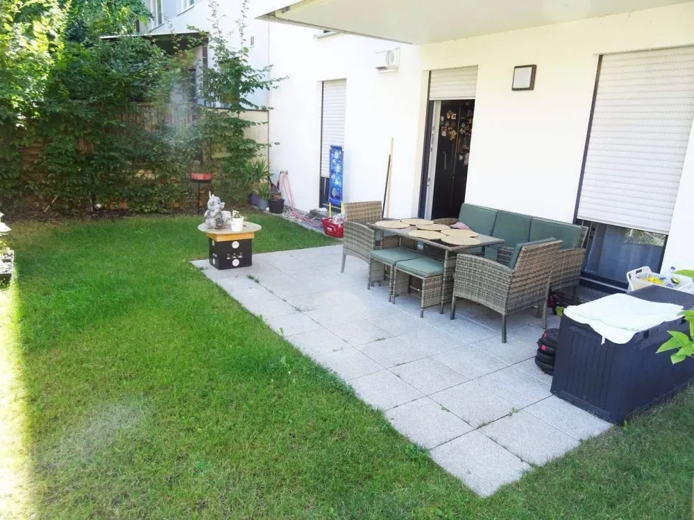 WUNDERSCHÖNE FAST NEUE MODERNE 4-ZIMMERTRAUMWOHNUNG MIT ZWEI EIGENEN GÄRTEN