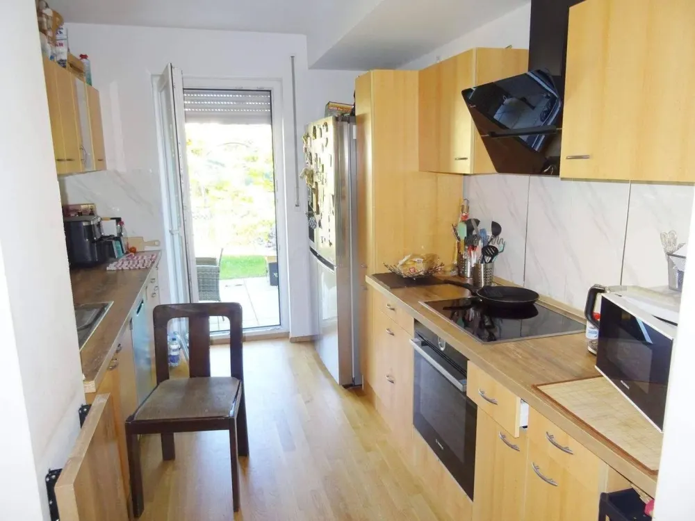 WUNDERSCHÖNE FAST NEUE MODERNE 4-ZIMMERTRAUMWOHNUNG MIT ZWEI EIGENEN GÄRTEN