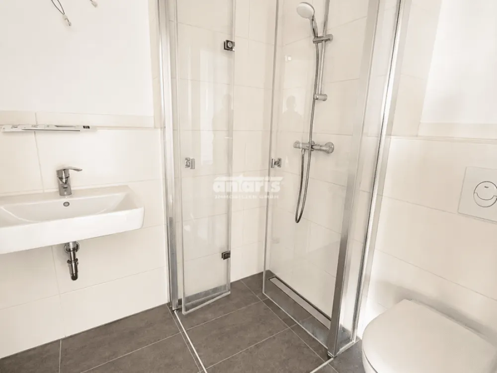 antaris Immobilien GmbH **Stilvoll wohnen mit Balkon und zwei Bädern - jetzt entdecken!**