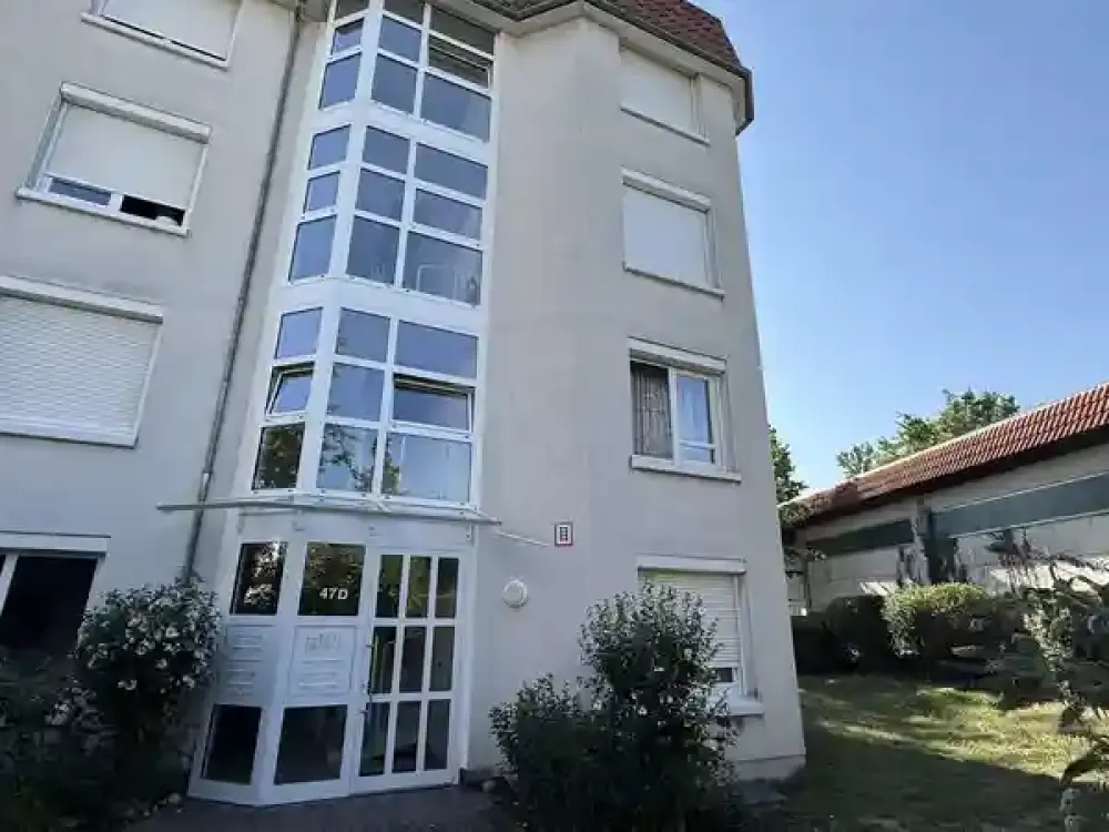 Renovierte 2-Zimmer Wohnung mit Terrasse und Garten