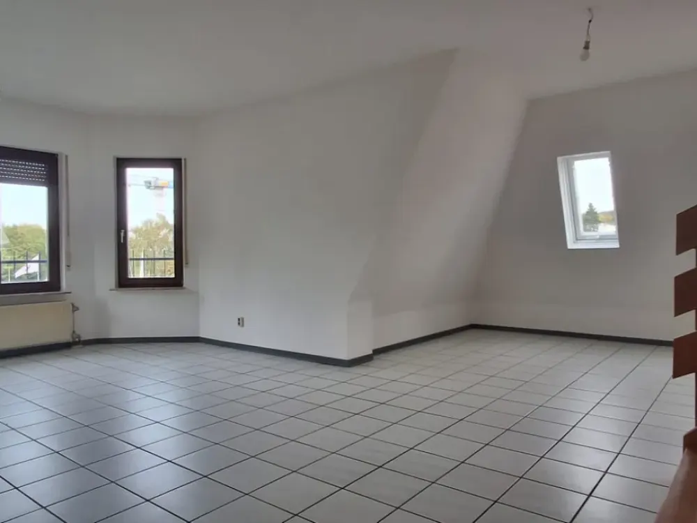 Spacious 2.5-Room (Attic Maisonette, 2 Terraces, Castle View, Garage Possible)