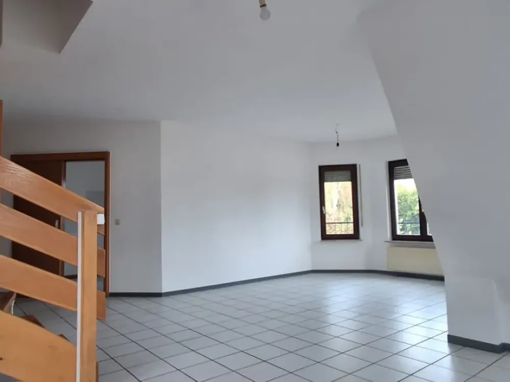 Spacious 2.5-Room (Attic Maisonette, 2 Terraces, Castle View, Garage Possible)