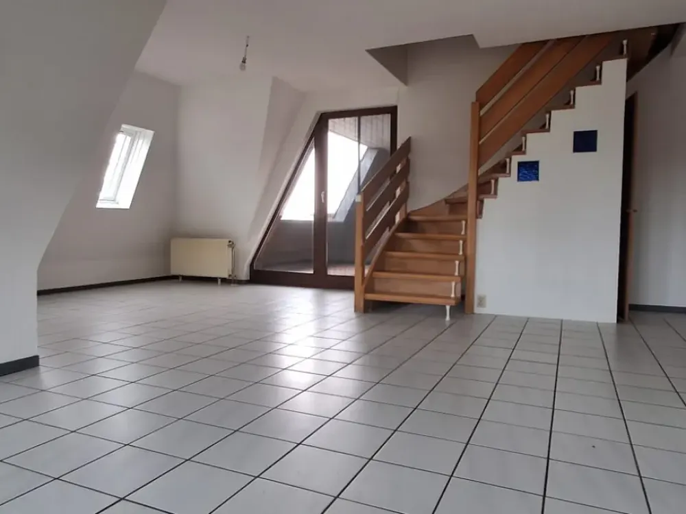 Spacious 2.5-Room (Attic Maisonette, 2 Terraces, Castle View, Garage Possible)