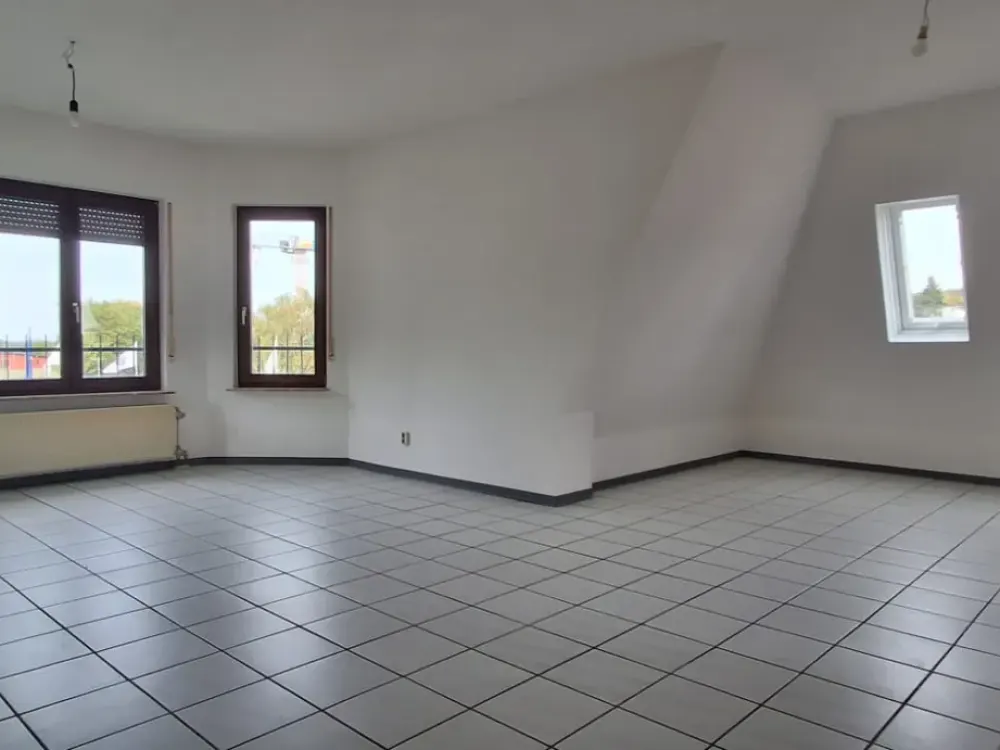 Spacious 2.5-Room (Attic Maisonette, 2 Terraces, Castle View, Garage Possible)