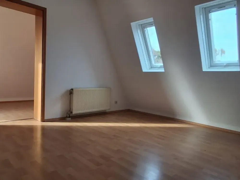 Spacious 2.5-Room (Attic Maisonette, 2 Terraces, Castle View, Garage Possible)