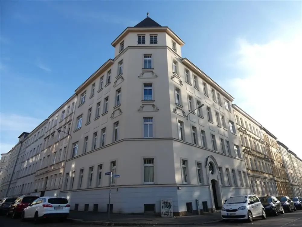 Ideale Wohnung für Singles, Paare! Tolle 2 Zi.-DG-Whg | Parkett |Bad mit Fenster