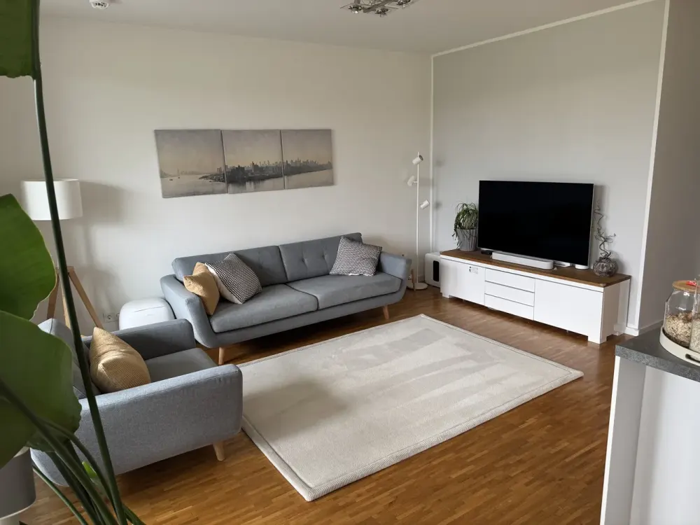 Schöne, helle 3-Zimmer-Wohnung mit Süd-Loggia in Groß Borstel/Eppendorf
