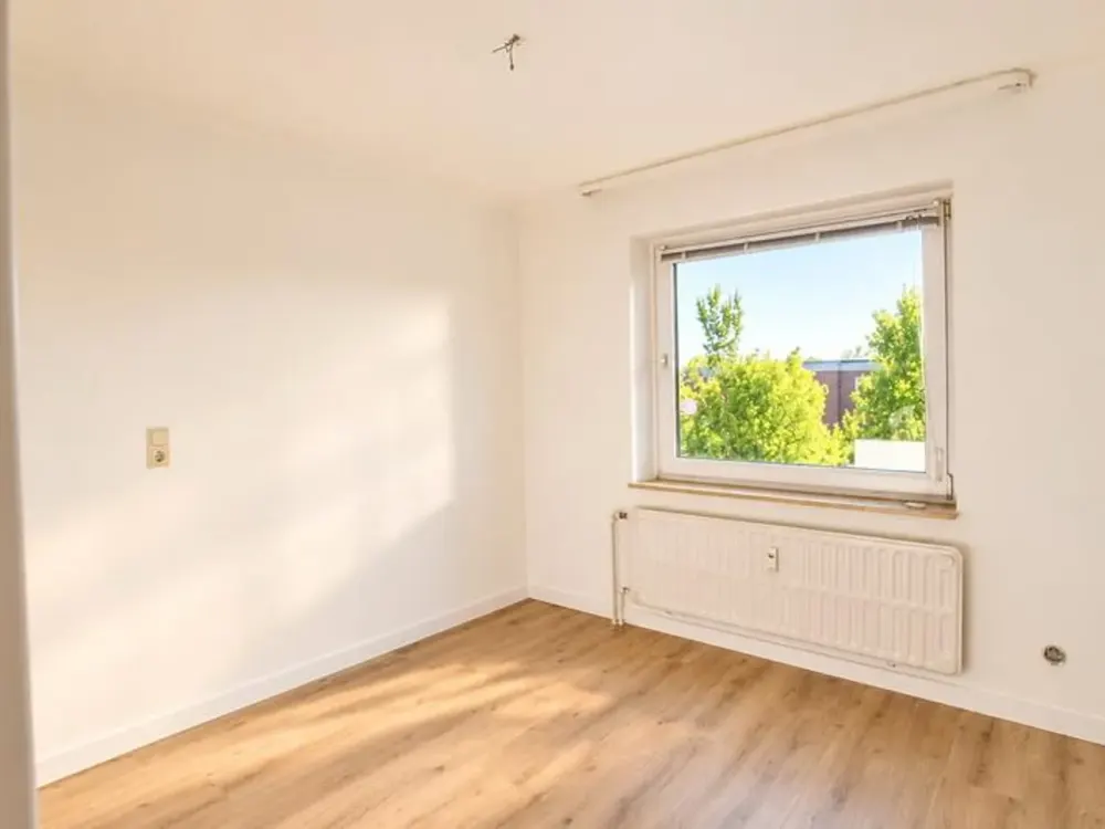 A Dream!!! Spacious Three-Room Apartment!!! Newly Renovated!!! Ellerau!!!