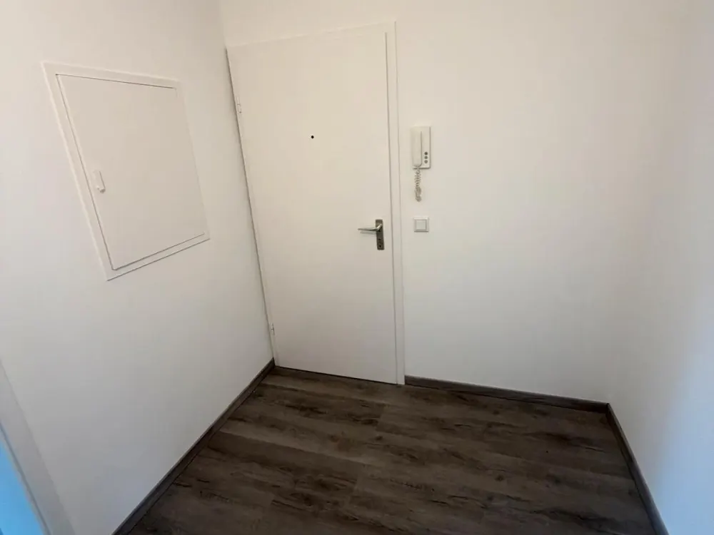 Frisch Sanierte 3-Zimmer Wohnung 1.OG
