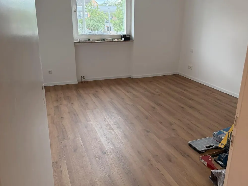 Frisch Sanierte 3-Zimmer Wohnung 1.OG