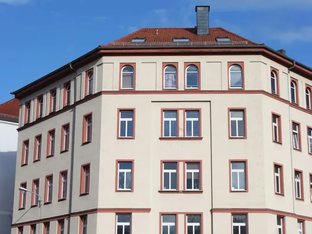 Anger Crottendorf - schöne kleine 3-Raumwohnung mit toller Einbauküche und Tageslichtbad