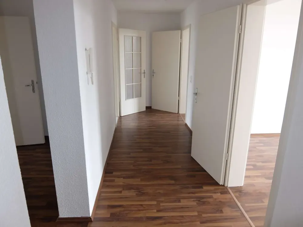 Anger Crottendorf - schöne kleine 3-Raumwohnung mit toller Einbauküche und Tageslichtbad