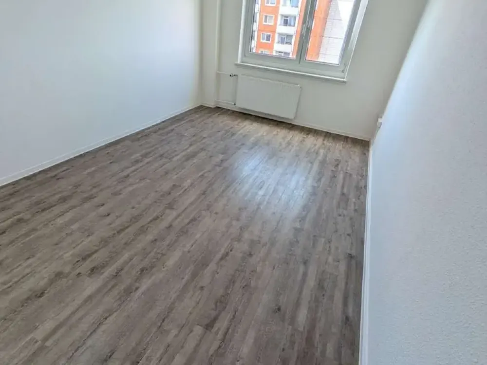 Gamigstraße 20 - bright 1.5-room apartment on the 15th floor - WBS - for rent