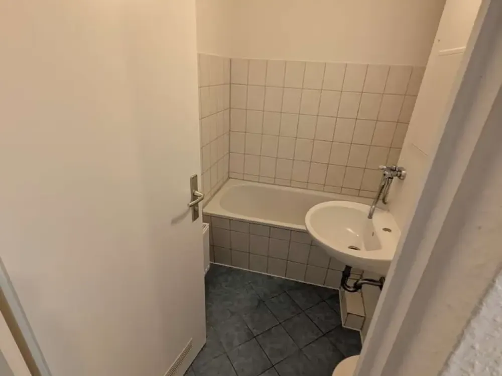 Gamigstraße 20 - bright 1.5-room apartment on the 15th floor - WBS - for rent