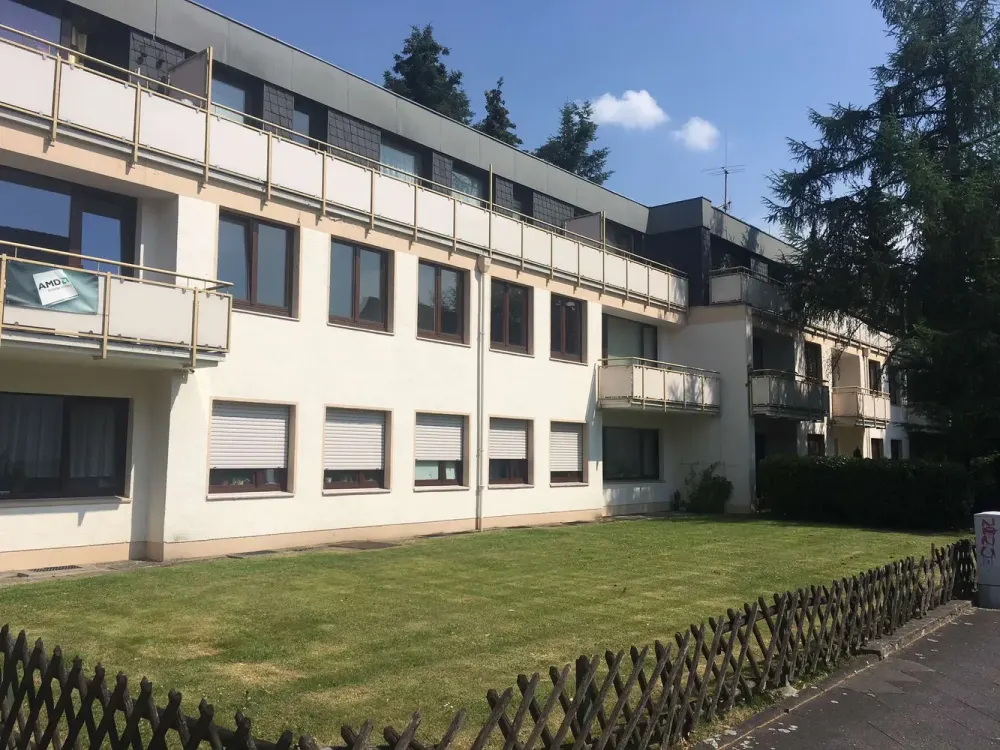 Neuwertiges Single Appartement mit Küche und Balkon in ruhiger, zentrumsnaher Lage
