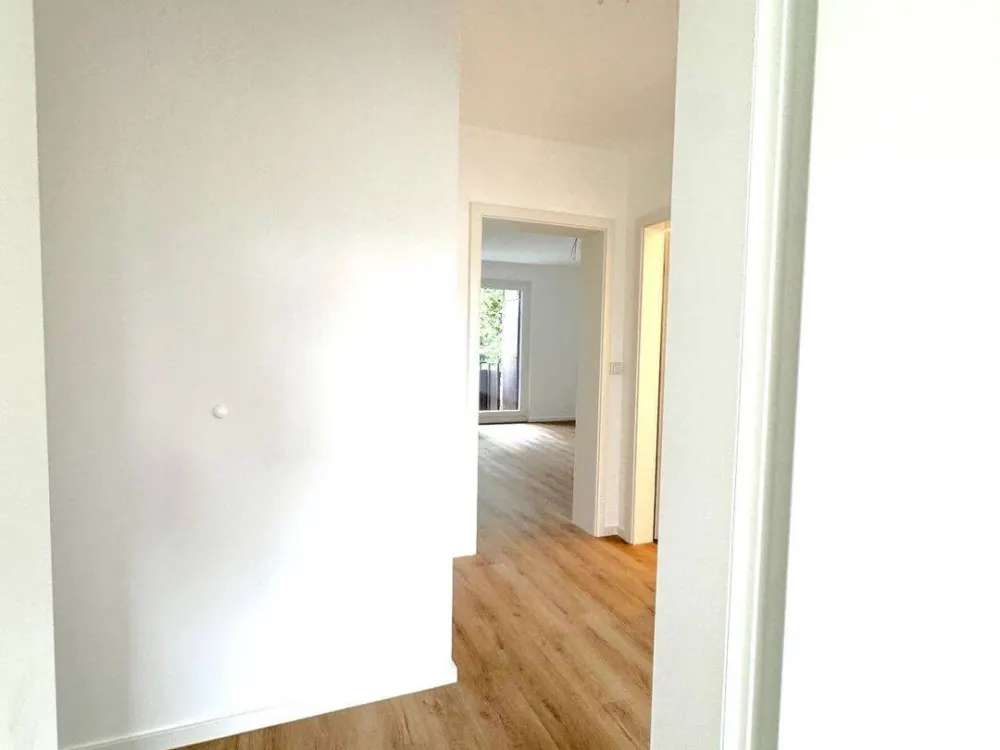 Moderne kernsanierte 2-Zimmer-Wohnung mit Balkon in zentraler Lage von Düsseldorf-Mörsenbroich